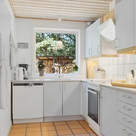 8837-glesborg-enebaervej-30-a Semesterbostad *