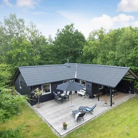 8837-glesborg-enebaervej-30-a * Glesborg